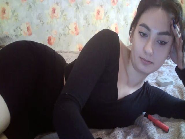 Live sex webcam photo for lolly_hollyy #268955071