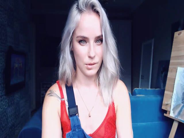 Live sex webcam photo for EMMA_U2 #268958024