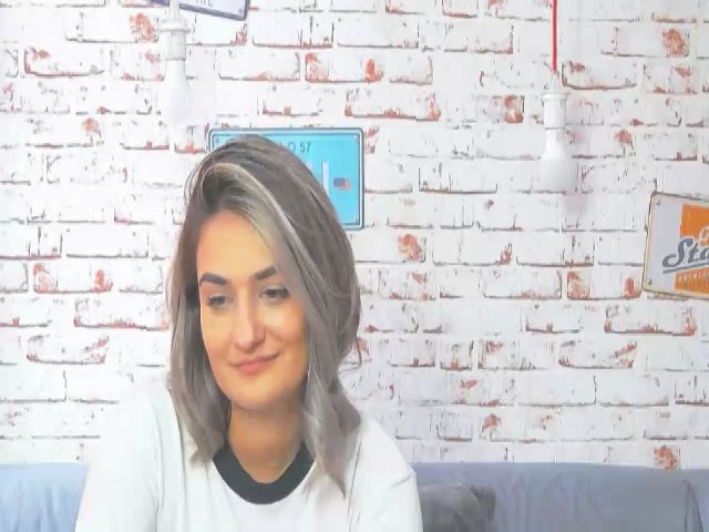 Live sex webcam photo for SecretAmber #268957230