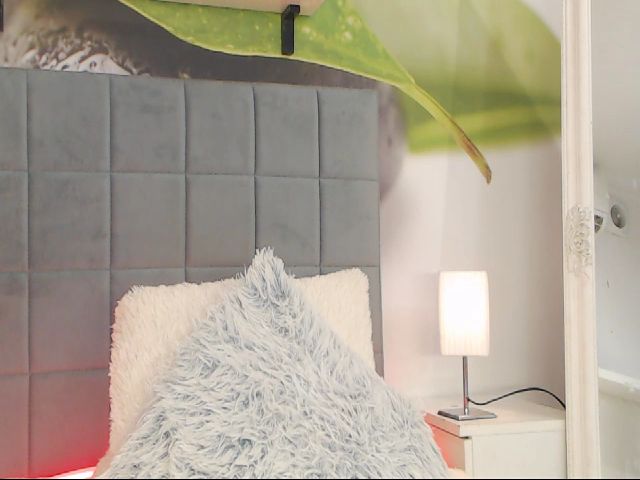 Live sex webcam photo for MilaNight #268959604