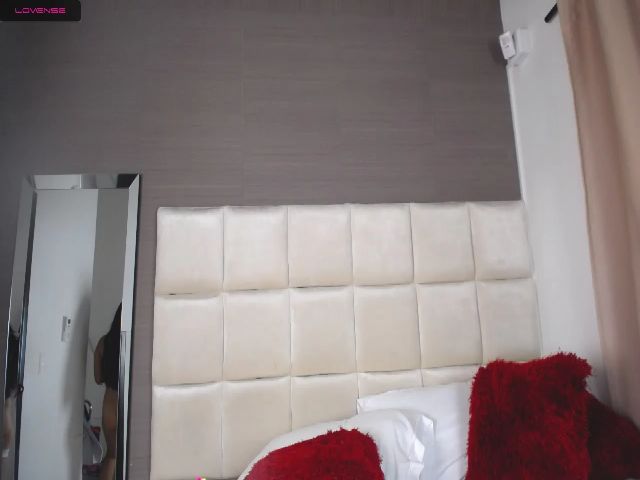 Live sex webcam photo for Liza_david #268948449