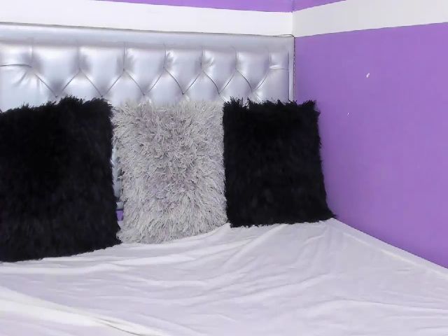 Live sex webcam photo for Violet21_ #268965476