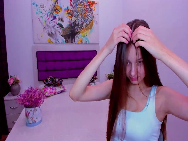 Live sex webcam photo for LianaWild #268950637