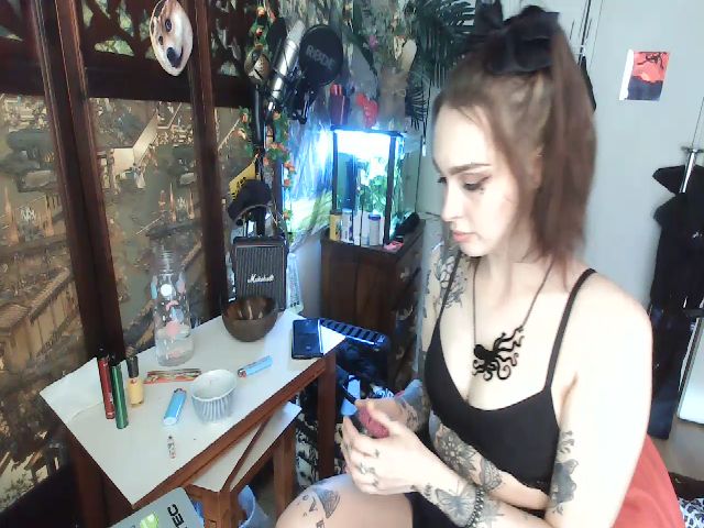 Live sex webcam photo for LlittleLlama #268948687