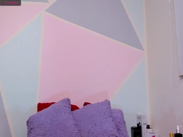 Live sex webcam photo for Violetatoo #268949144