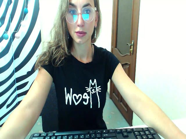 Live sex webcam photo for HeartGirl #268958356