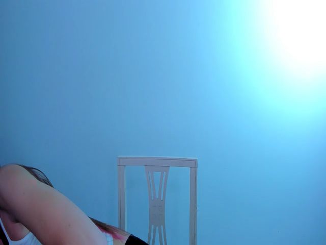 Live sex webcam photo for KarenFinger #268964457