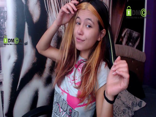 Live sex webcam photo for MisticaMissy #268953269