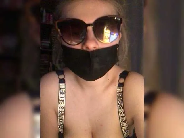 Live sex webcam photo for Irish8m #268947238