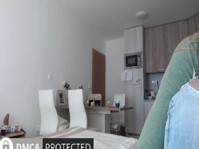 Live sex webcam photo for Jennybadgirl #268953498