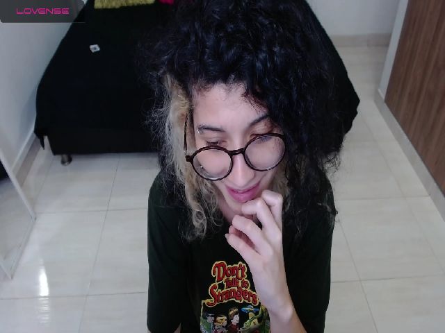 Live sex webcam photo for Myzore #268950618