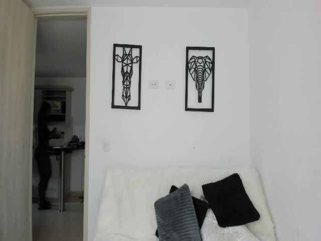 Live sex webcam photo for Evajacksn #268964276