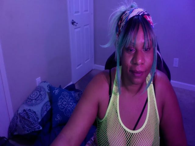 Live sex webcam photo for Juiciikulture #268947343