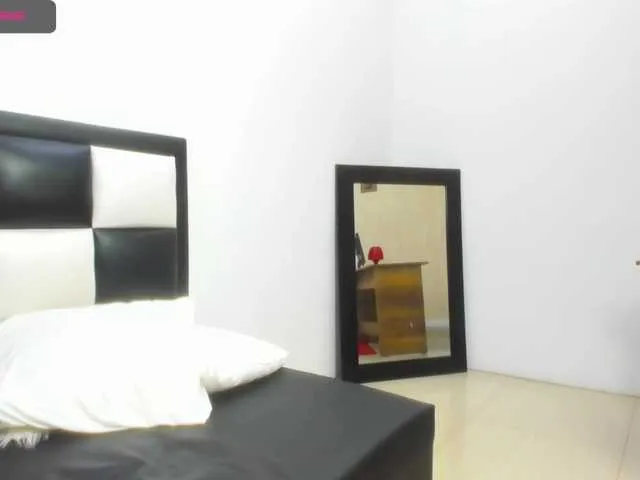 Live sex webcam photo for lisswoo #268946754