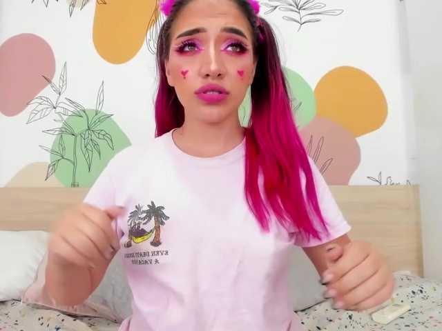 Live sex webcam photo for ValentineLee #268945987