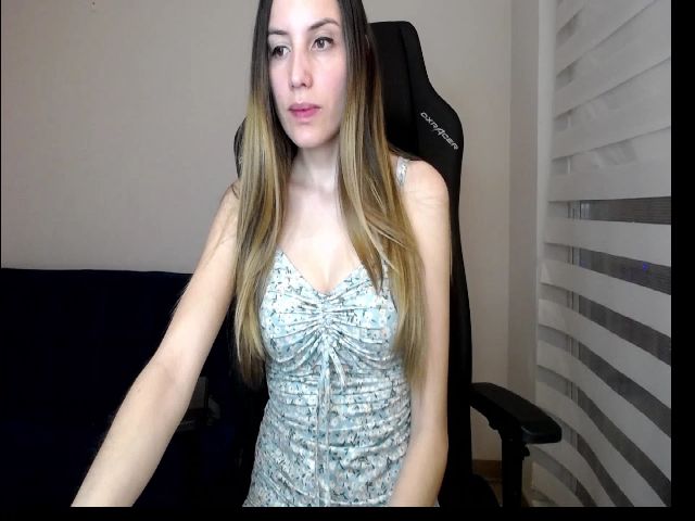 Live sex webcam photo for Alanaa_New #268952381