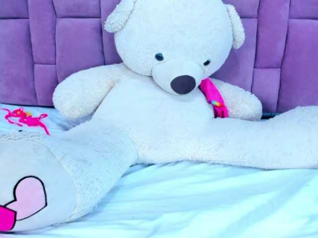 Live sex webcam photo for YarelySmith #268946642