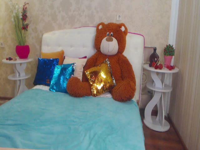 Live sex webcam photo for LorinFields #268954443