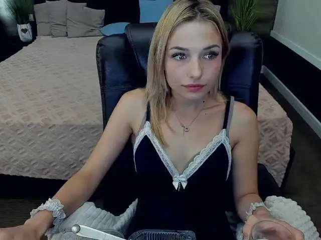 Live sex webcam photo for IceDanielle #268951493