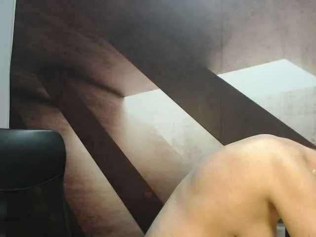 Live sex webcam photo for maturehot-1 #268967679