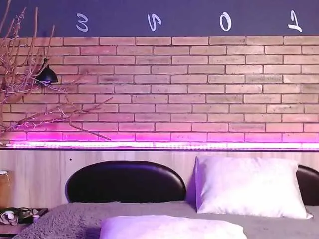 Live sex webcam photo for full-moon #268973150