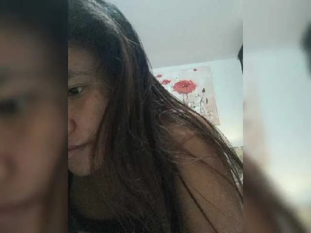 Live sex webcam photo for YourGirl9 #268972642