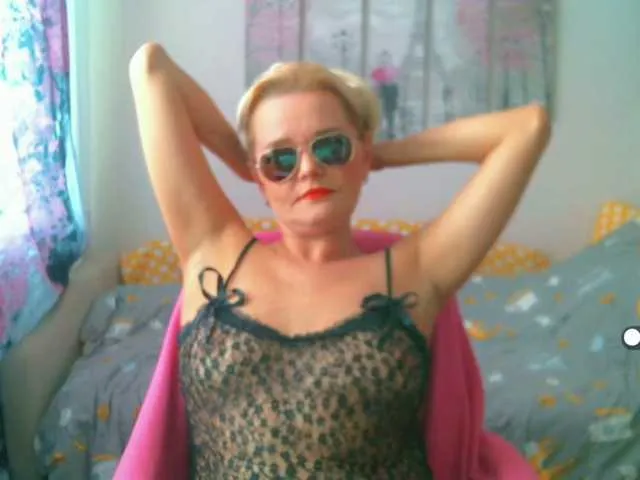 Live sex webcam photo for ChristieRoses #268982225