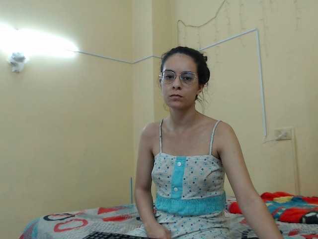 Live sex webcam photo for Maddyebela24 #268973175