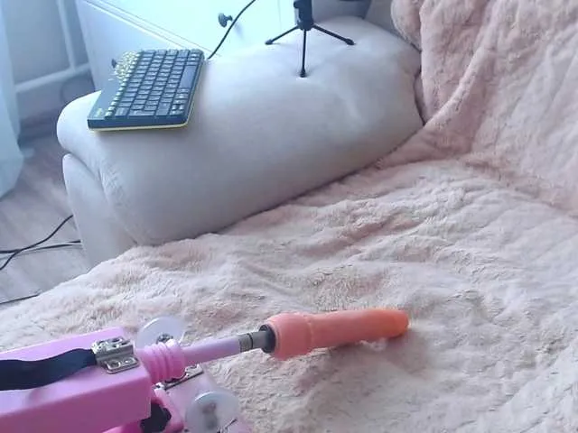 Live sex webcam photo for Sunny-Rose #268972179