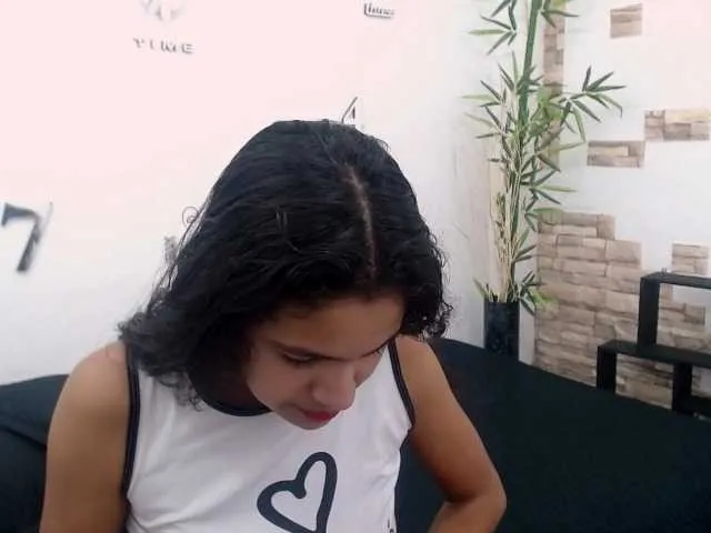 Live sex webcam photo for KiaMax #268983167