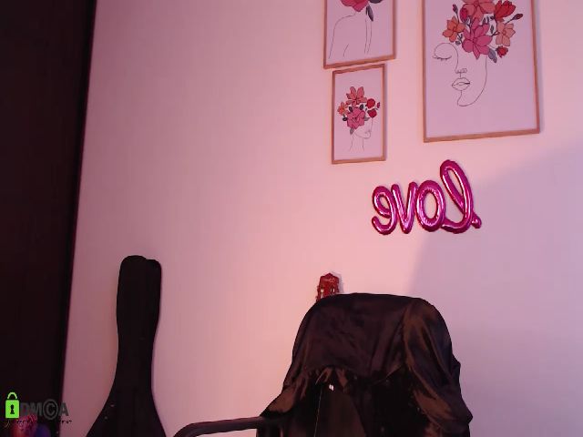 Live sex webcam photo for Annie_es #268978665