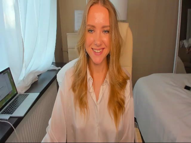 Live sex webcam photo for SharonFlower #268980317