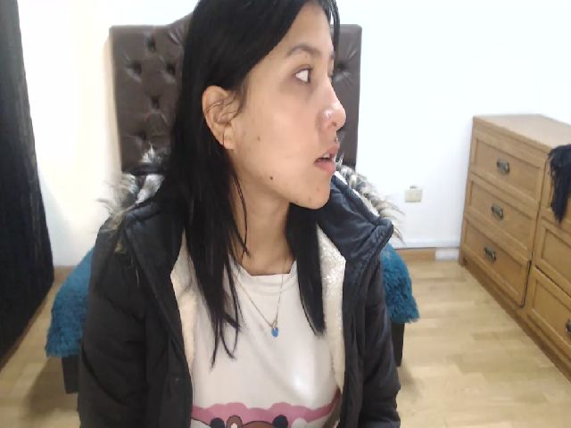 Live sex webcam photo for Emmaafox #268977975