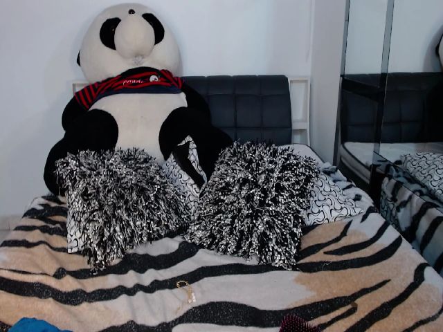 Live sex webcam photo for Evelyn_Evelyn #268977979