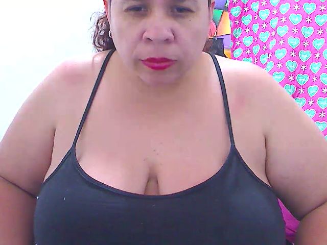 Live sex webcam photo for LatinaBigAss4 #268968228