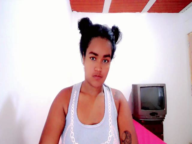 Live sex webcam photo for xxiomy_ #268978652