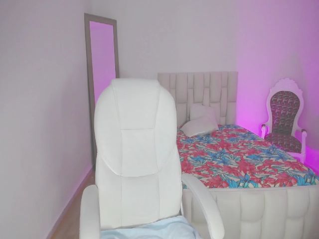 Live sex webcam photo for Karina_V #268970918