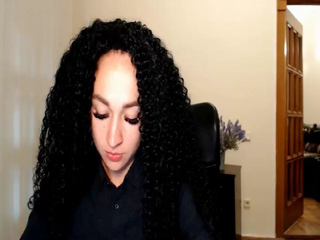 Live sex webcam photo for Space_Girly #268975257