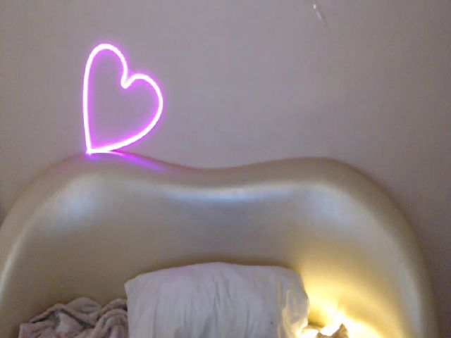 Live sex webcam photo for BennyJi #268974411