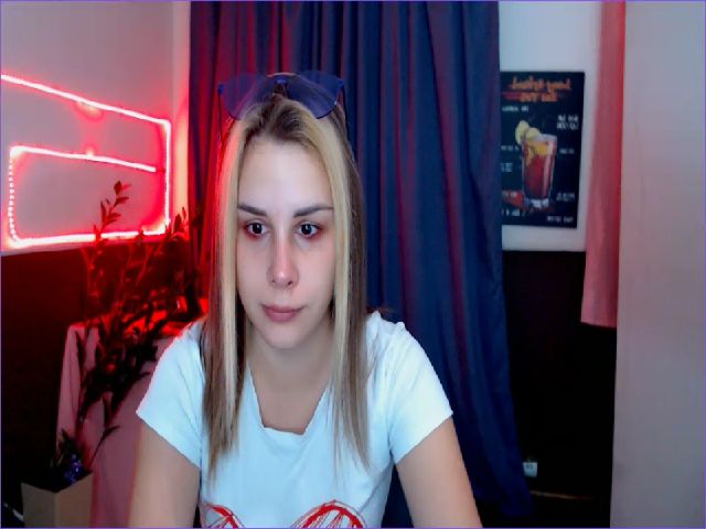 Live sex webcam photo for PolliMilk #268970983