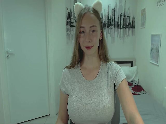 Live sex webcam photo for MollyEnergy #268981746