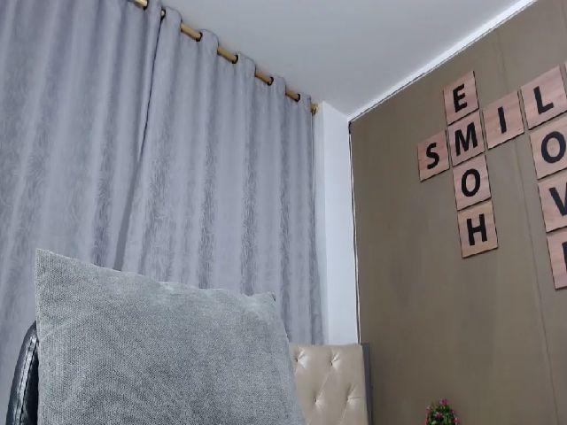 Live sex webcam photo for ScarletDsire #268977842