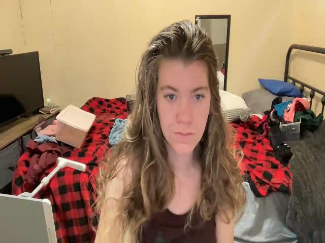 Live sex webcam photo for Trixiegirl3 #268978348