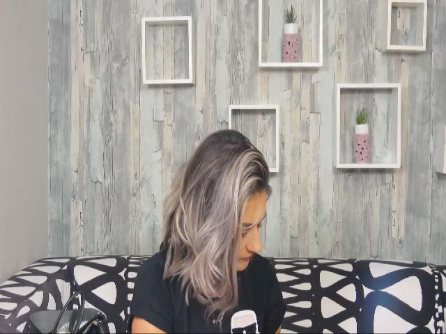 Live sex webcam photo for SecretAmber #268981038