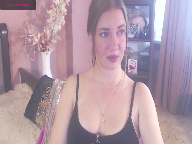 Live sex webcam photo for Kelly7B #268975347