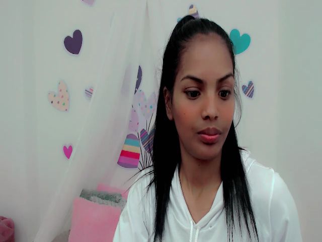 Live sex webcam photo for IvannaSofia20 #268979398