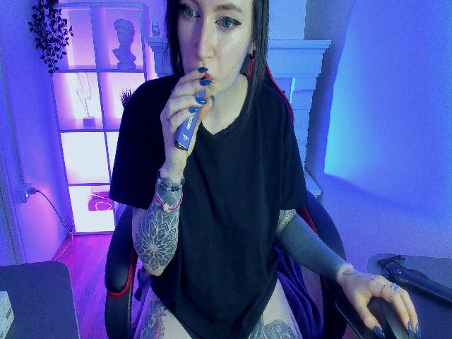 Live sex webcam photo for HelenCarter #268969323