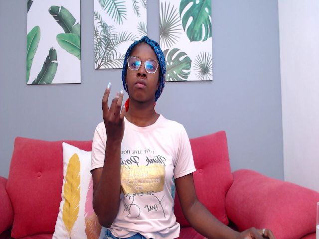 Live sex webcam photo for Connywells #268984378