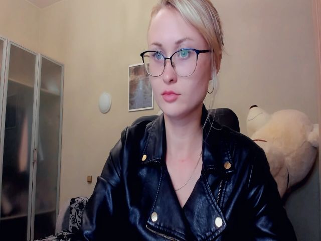 Live sex webcam photo for Mistress_Eva_ #268985485