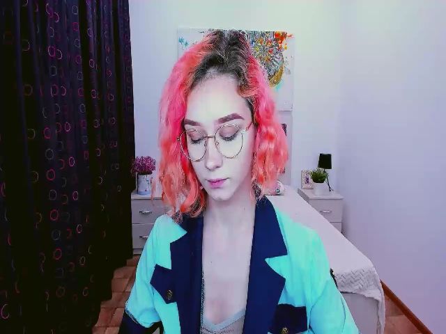 Live sex webcam photo for FionaClassy #268980864